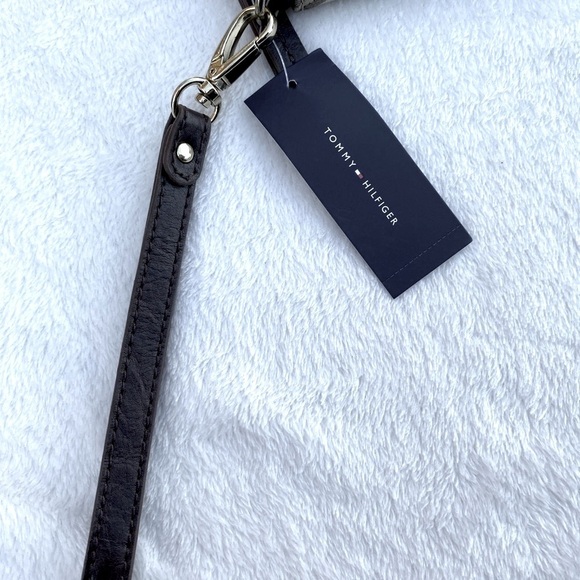 NWT Tommy Hilfiger Wristlet Brown & Tan Zippered #Gift - Picture 5 of 6